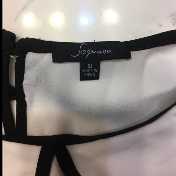 Soprano Open Back w/Button Detail Blouse - Picture 3 of 3